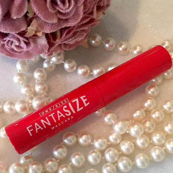 ONE/SIZE Fantasize Mascara Black - Picture 2 of 14